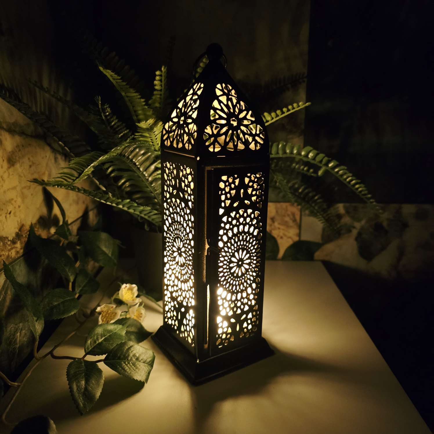 Daisy Lantern - Black Gold