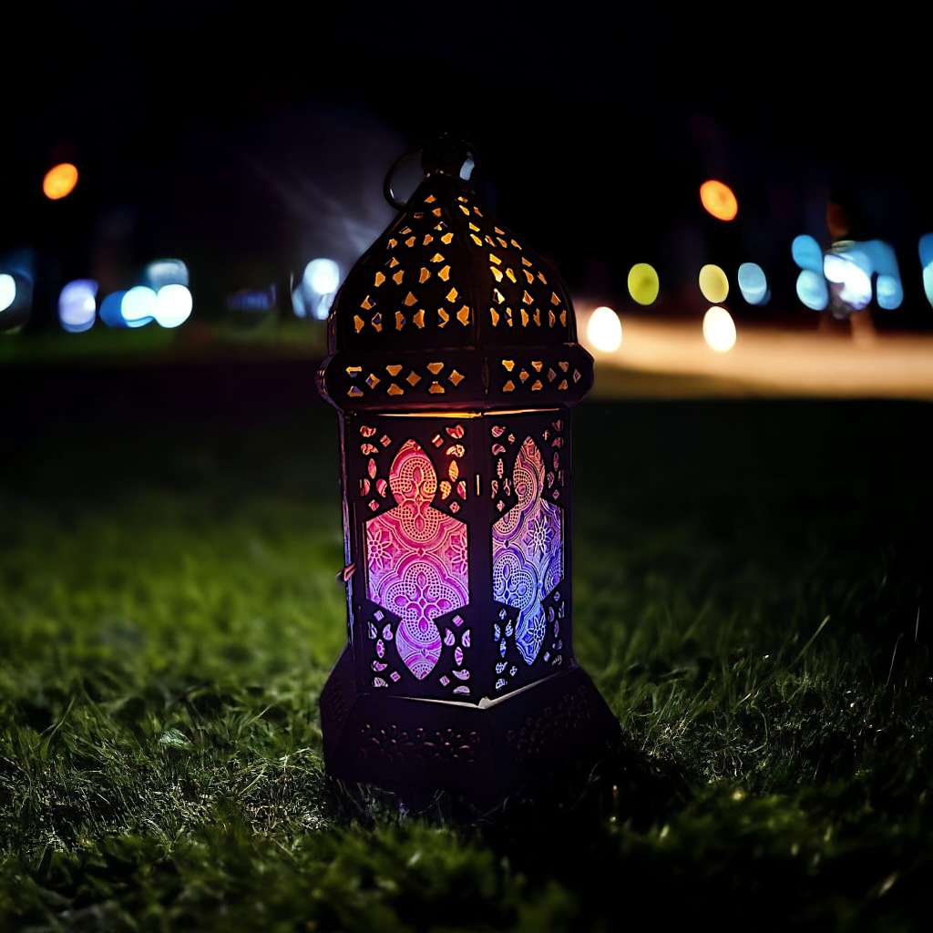 Ayla Lantern - Medium