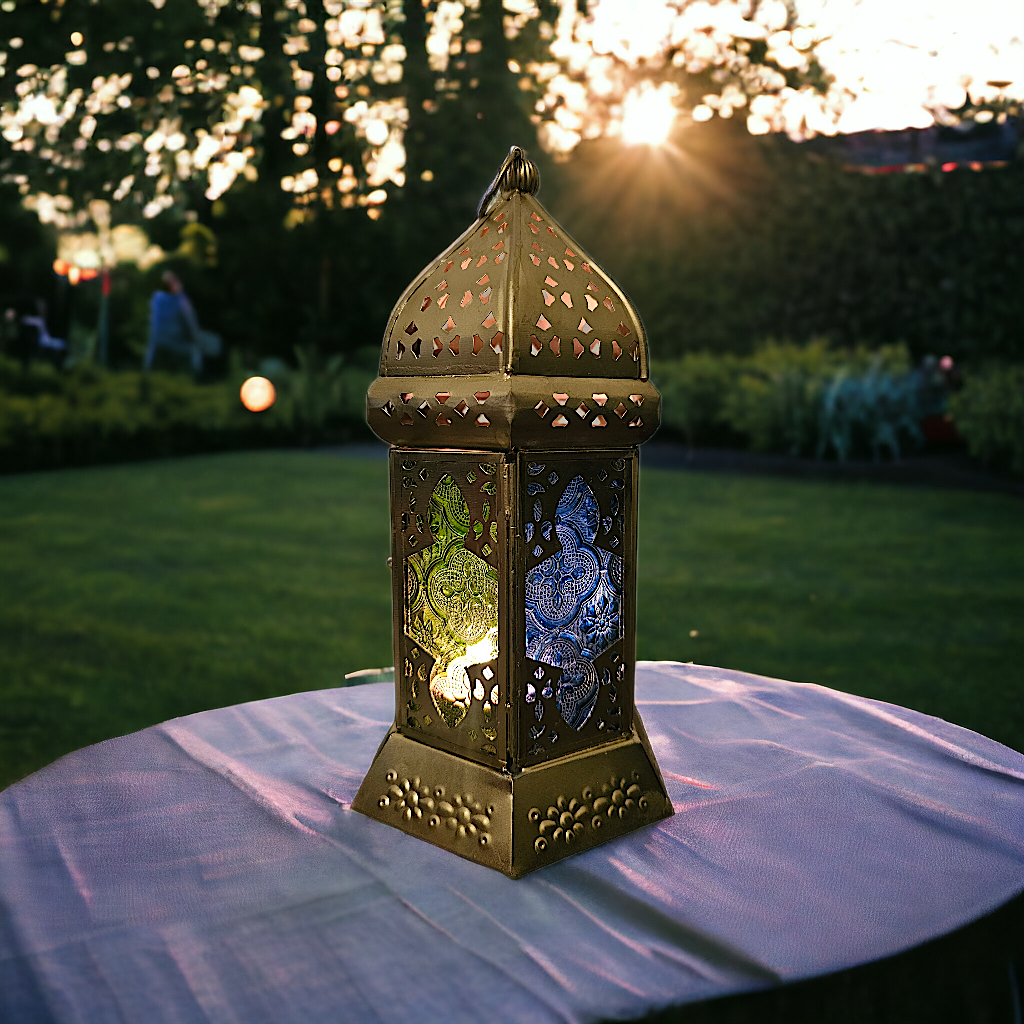 Ayla Lantern - Medium