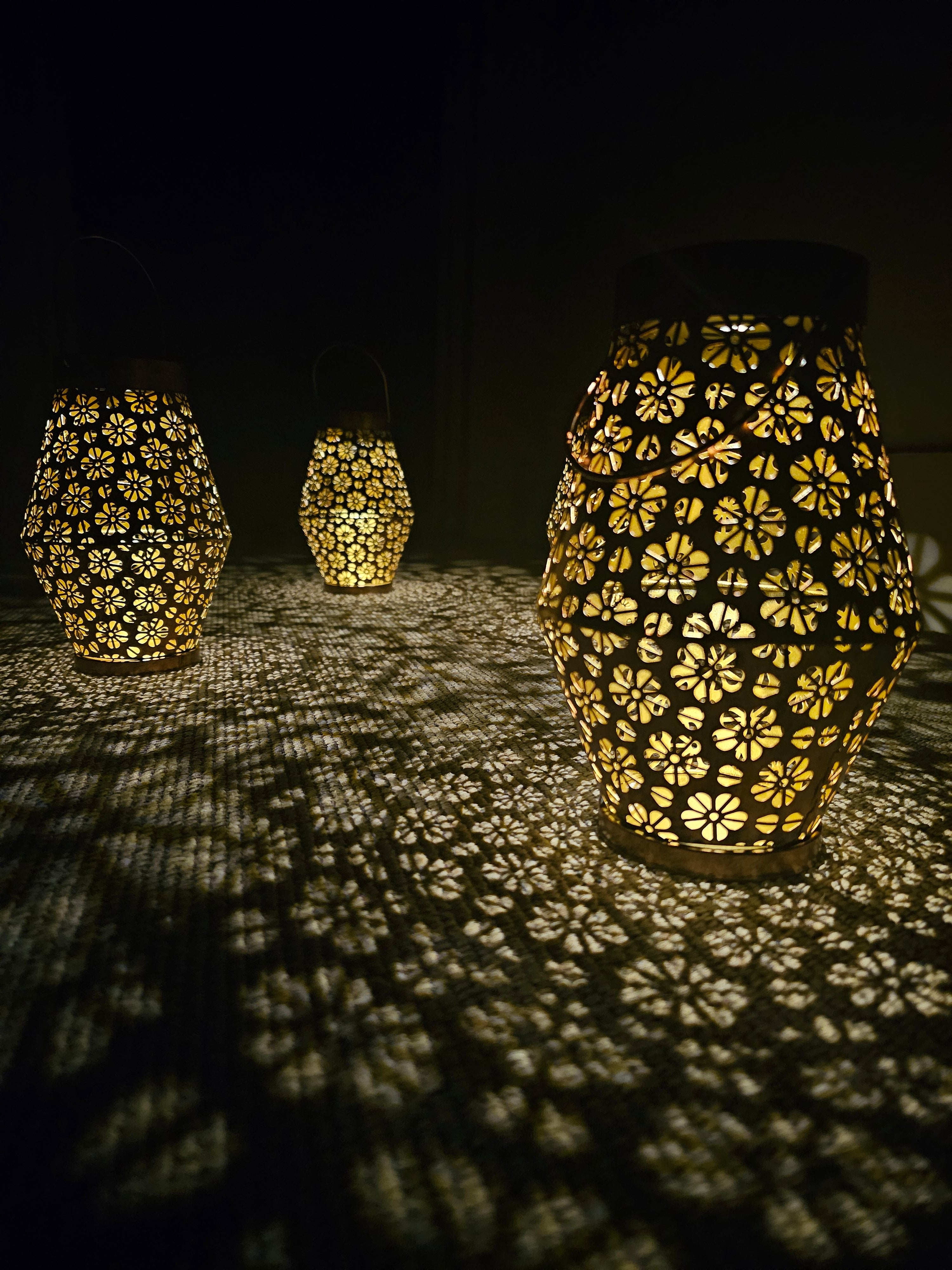 Buttercup Solar Lantern - SOLAR1