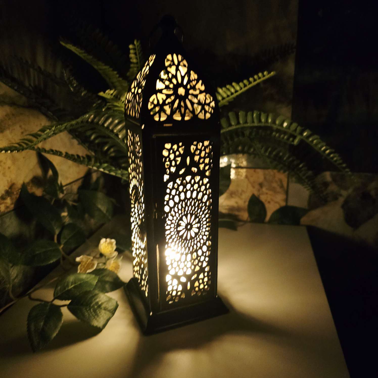 Daisy Lantern - Black Gold